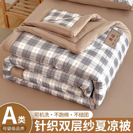 91家纺网 家纺一手货源 找家纺 悦织语 2025新款A类无印风针织双层纱夏被夏凉被空调被 咖大格