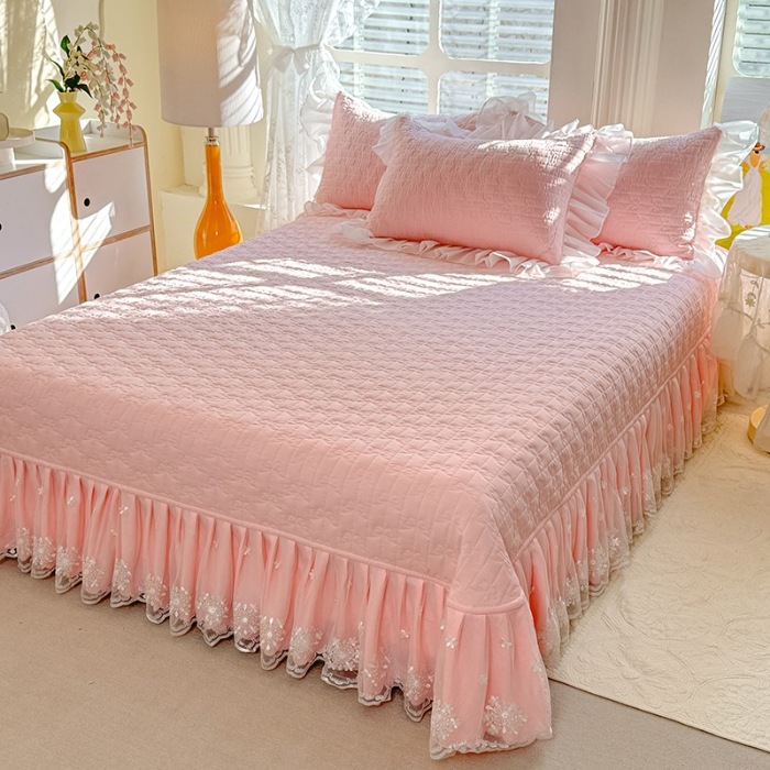 91家纺网 家纺一手货源 找家纺 苏米娜家纺2025春夏新品韩版甜美公主风超柔水洗棉床盖四件套刺绣针织棉双层纱纯棉棉麻全棉少女心夹棉床裙款夏被款床盖四件套 0幻蝶-樱花粉 (1)