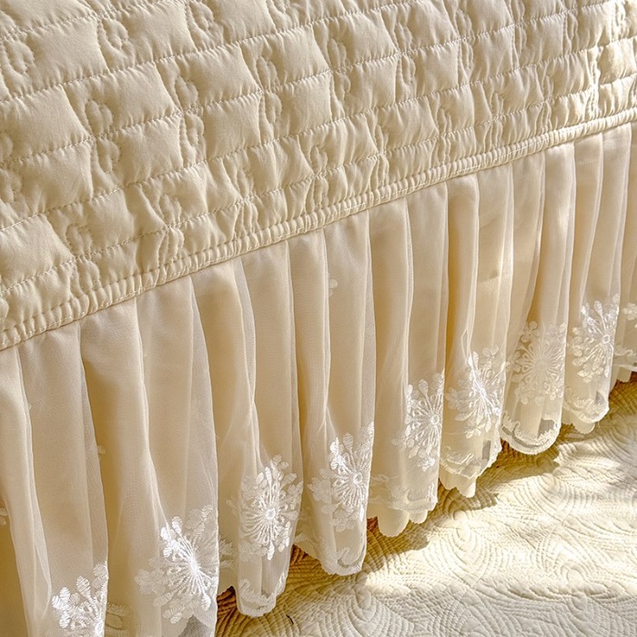 91家纺网 家纺一手货源 找家纺 苏米娜家纺2025春夏新品韩版甜美公主风超柔水洗棉床盖四件套刺绣针织棉双层纱纯棉棉麻全棉少女心夹棉床裙款夏被款床盖四件套 幻蝶-奶油白