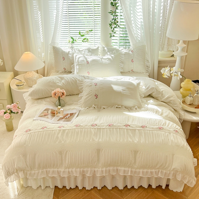 91家纺网 家纺一手货源 找家纺 （总）舒咪欧 2025新款床裙床盖款泡泡纱纯色绣花韩版水洗棉花边款法式公主风四件套