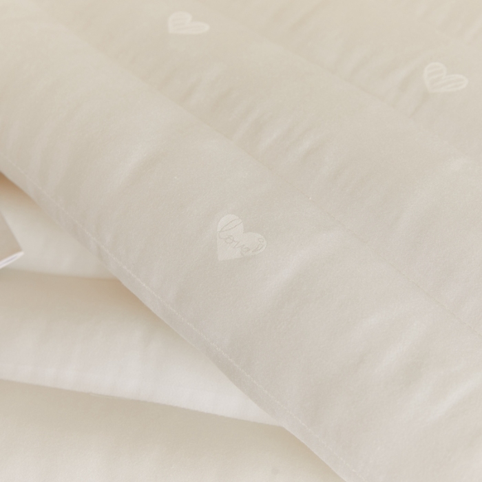 91家纺网 家纺一手货源 找家纺 (总）伟邦枕芯 2021新款80天丝爱心低枕（棚拍图）