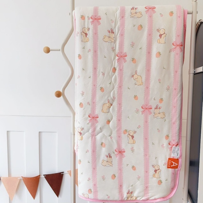 91家纺网 家纺一手货源 找家纺 兜米家居 2025夏季A类针织棉夏凉被小清新卡通双面针织棉空调被子被芯 蝴蝶结兔兔