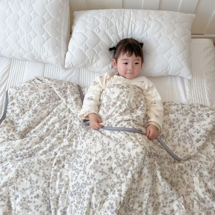 91家纺网 家纺一手货源 找家纺 兜米家居 2025夏季A类针织棉夏凉被小清新卡通双面针织棉空调被子被芯 花曦