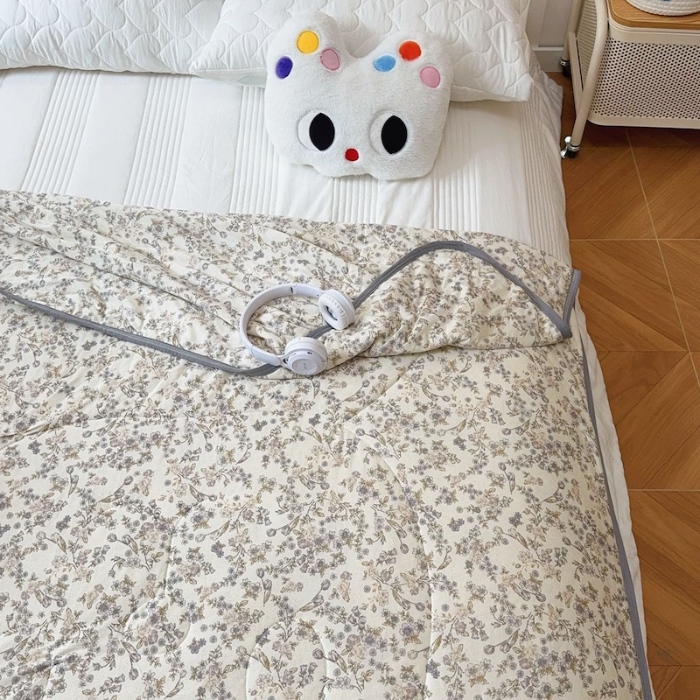 91家纺网 家纺一手货源 找家纺 兜米家居 2025夏季A类针织棉夏凉被小清新卡通双面针织棉空调被子被芯 花曦