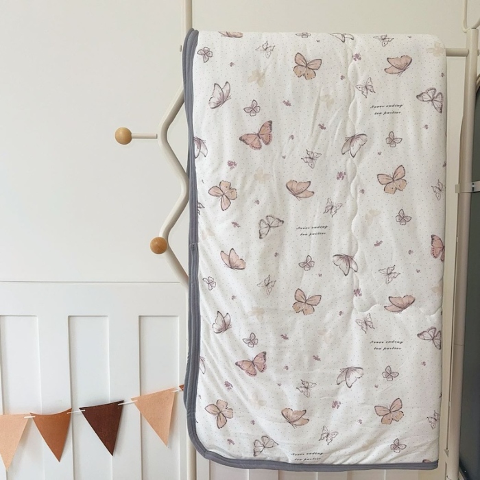 91家纺网 家纺一手货源 找家纺 兜米家居 2025夏季A类针织棉夏凉被小清新卡通双面针织棉空调被子被芯 小蝴蝶