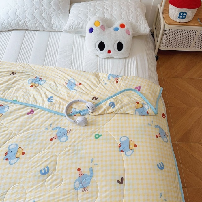 91家纺网 家纺一手货源 找家纺 兜米家居 2025夏季A类针织棉夏凉被小清新卡通双面针织棉空调被子被芯 字母小象