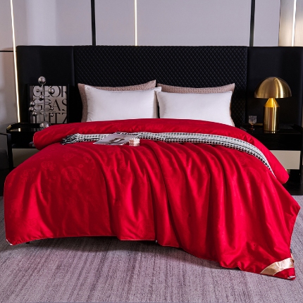 91家纺网 家纺一手货源 找家纺 热销桑蚕丝被 蝴桐家纺 全棉婚庆蚕丝被 全棉贡缎桑蚕丝被 大红色被子 全棉双喜被 夏凉被 春秋被 冬被