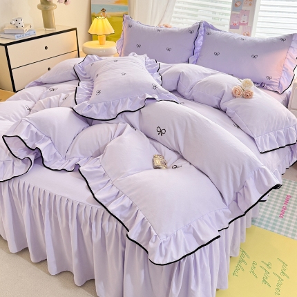 91家纺网 家纺一手货源 找家纺 苏米娜2025春夏新品韩版超柔水洗棉蝴蝶结刺绣针织棉双层纱床裙款四件套纯棉棉麻全棉小香风公主风床裙款四件套甜美少女心 蝶儿飞飞-奶昔白