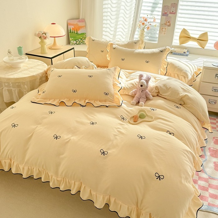 91家纺网 家纺一手货源 找家纺 苏米娜2025春夏新品韩版超柔水洗棉蝴蝶结刺绣针织棉双层纱床裙款四件套纯棉棉麻全棉小香风公主风床裙款四件套甜美少女心 蝶儿飞飞-嫩黄