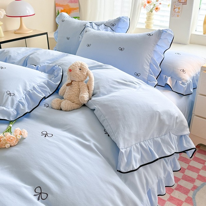 91家纺网 家纺一手货源 找家纺 苏米娜2025春夏新品韩版超柔水洗棉蝴蝶结刺绣针织棉双层纱床裙款四件套纯棉棉麻全棉小香风公主风床裙款四件套甜美少女心 蝶儿飞飞-婴儿蓝