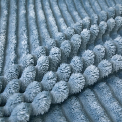 91家纺网 家纺一手货源 找家纺 （总）彩烨家纺 2024新款兔毛绒毛毯高克重兔兔绒 大条兔毛毛毯抽条跨境毛毯