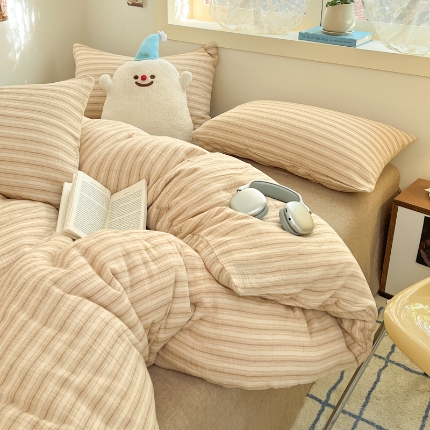 91家纺网 家纺一手货源 找家纺 （总）艾咪 2025新款条纹款全棉色织双层皱皱纱四件套