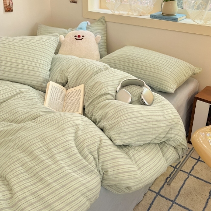 91家纺网 家纺一手货源 找家纺 （总）艾咪 2025新款条纹款全棉色织双层皱皱纱四件套