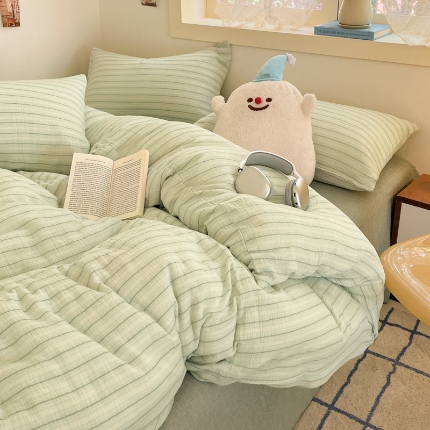 91家纺网 家纺一手货源 找家纺 （总）艾咪 2025新款条纹款全棉色织双层皱皱纱四件套