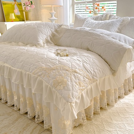 91家纺网 家纺一手货源 找家纺 （总）苏米娜家纺2025春夏韩版法式公主风水洗棉床盖款四件套多功能被套 夏被床盖四件套多功能二合一水洗棉夹泡泡棉小竺棉棉床裙款四件套