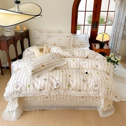 91家纺网 家纺一手货源 找家纺 （总）赫本家纺  2025新款水洗棉花边款夹棉床盖三件套四件套