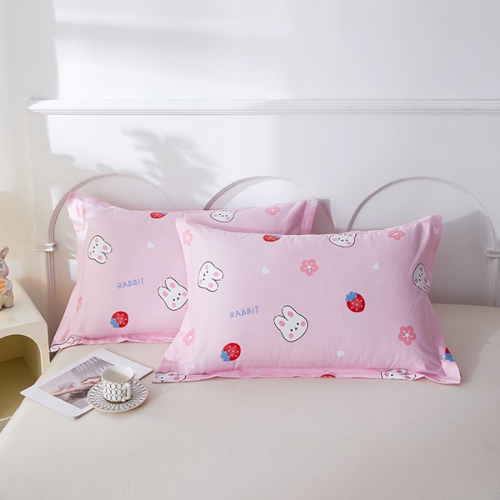 91家纺网 家纺一手货源 找家纺 三盛源 2025新款枕套全棉48x74cm信封一对学生宿舍纯棉枕头套枕皮单人枕芯通用 草莓兔