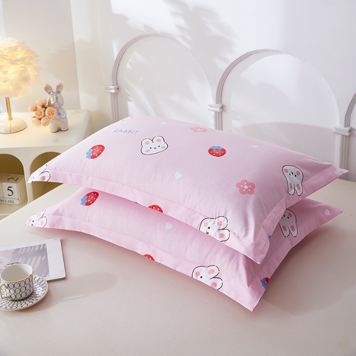 91家纺网 家纺一手货源 找家纺 三盛源 2025新款枕套全棉48x74cm信封一对学生宿舍纯棉枕头套枕皮单人枕芯通用 草莓兔