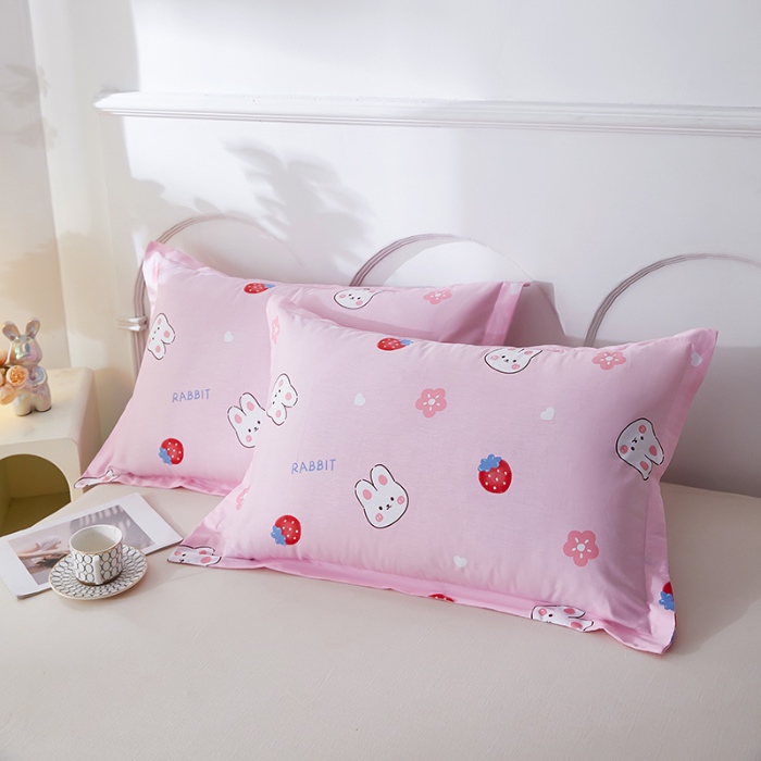 91家纺网 家纺一手货源 找家纺 三盛源 2025新款枕套全棉48x74cm信封一对学生宿舍纯棉枕头套枕皮单人枕芯通用 草莓兔