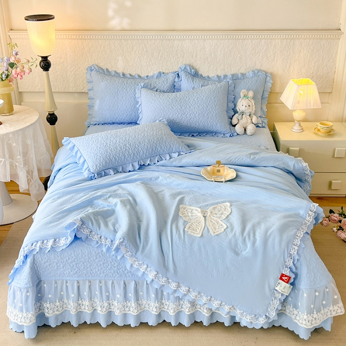 91家纺网 家纺一手货源 找家纺 2025韩版少女心法式公主风水洗棉蕾丝花边夏被床盖款四件套泡泡棉小竺棉凉蝴蝶结夏被床盖款四件套 蜜可儿-婴儿蓝 