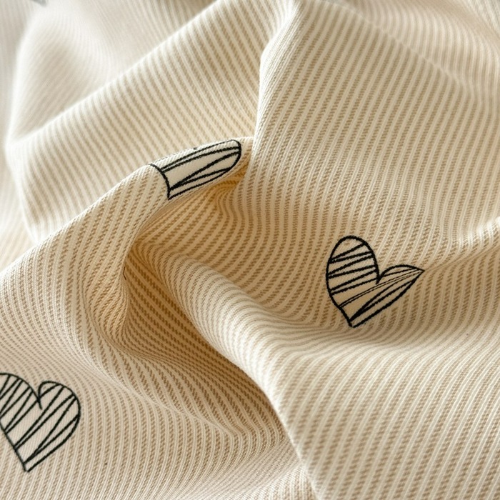 91家纺网 家纺一手货源 找家纺 苏米娜家纺2025春夏新款韩版复古花边A类有氧针织棉双层纱四件套纯棉麻泡泡棉小竺棉四件套法式赫本风水洗棉床盖款四件套 心愿-咖 