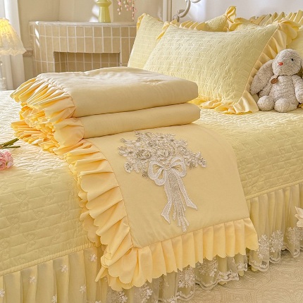 91家纺网 家纺一手货源 找家纺 （总）漫布云家纺2025春夏新品韩版甜美公主风超柔水洗棉床盖四件套刺绣针织棉双层纱纯棉棉麻全棉少女心夹棉床裙款夏被款床盖