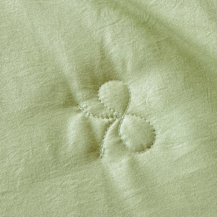 91家纺网 家纺一手货源 找家纺 苏米娜家纺2025春夏新品韩版甜美公主风超柔水洗棉床盖四件套刺绣针织棉双层纱纯棉棉麻全棉少女心夹棉床裙款夏被款床盖 花夕-嫩芽绿