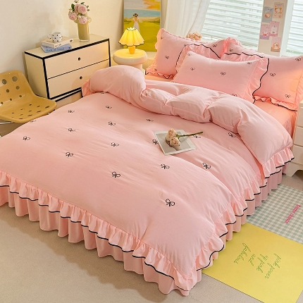 91家纺网 家纺一手货源 找家纺 （总）漫步云家纺2025春夏新品韩版花边超柔水洗棉四件套蝴蝶结刺绣全棉磨毛水洗棉麻双层纱色织水洗棉四件套