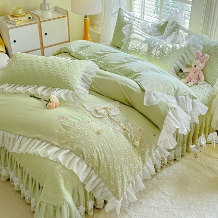 91家纺网 家纺一手货源 找家纺 （总）漫布云2025春夏新品韩版公主风超柔水洗棉床盖夏被款四件套刺绣针织棉双层纱纯棉棉麻全棉公主风床盖款四件套
