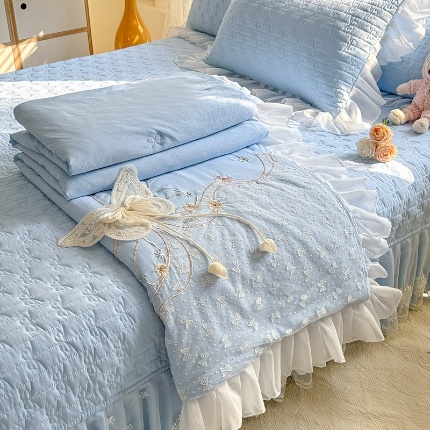 91家纺网 家纺一手货源 找家纺 （总）漫布云2025春夏新品韩版公主风超柔水洗棉床盖夏被款四件套刺绣针织棉双层纱纯棉棉麻全棉公主风床盖款四件套