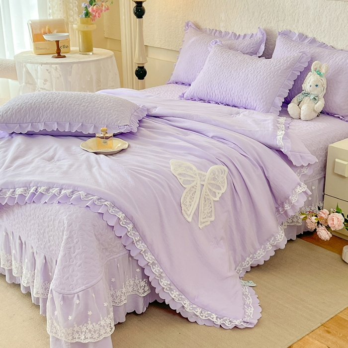 91家纺网 家纺一手货源 找家纺 2025韩版少女心法式公主风水洗棉蕾丝花边夏被床盖款四件套泡泡棉小竺棉凉蝴蝶结夏被床盖款四件套 蜜可儿-梦幻紫
