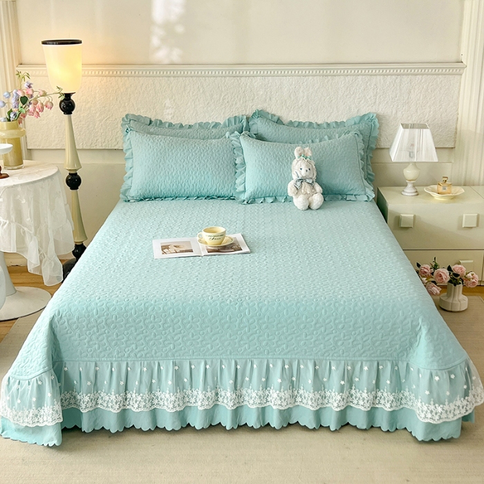 91家纺网 家纺一手货源 找家纺 2025韩版少女心法式公主风水洗棉蕾丝花边夏被床盖款四件套泡泡棉小竺棉凉蝴蝶结夏被床盖款四件套  蜜可儿-嫩芽绿