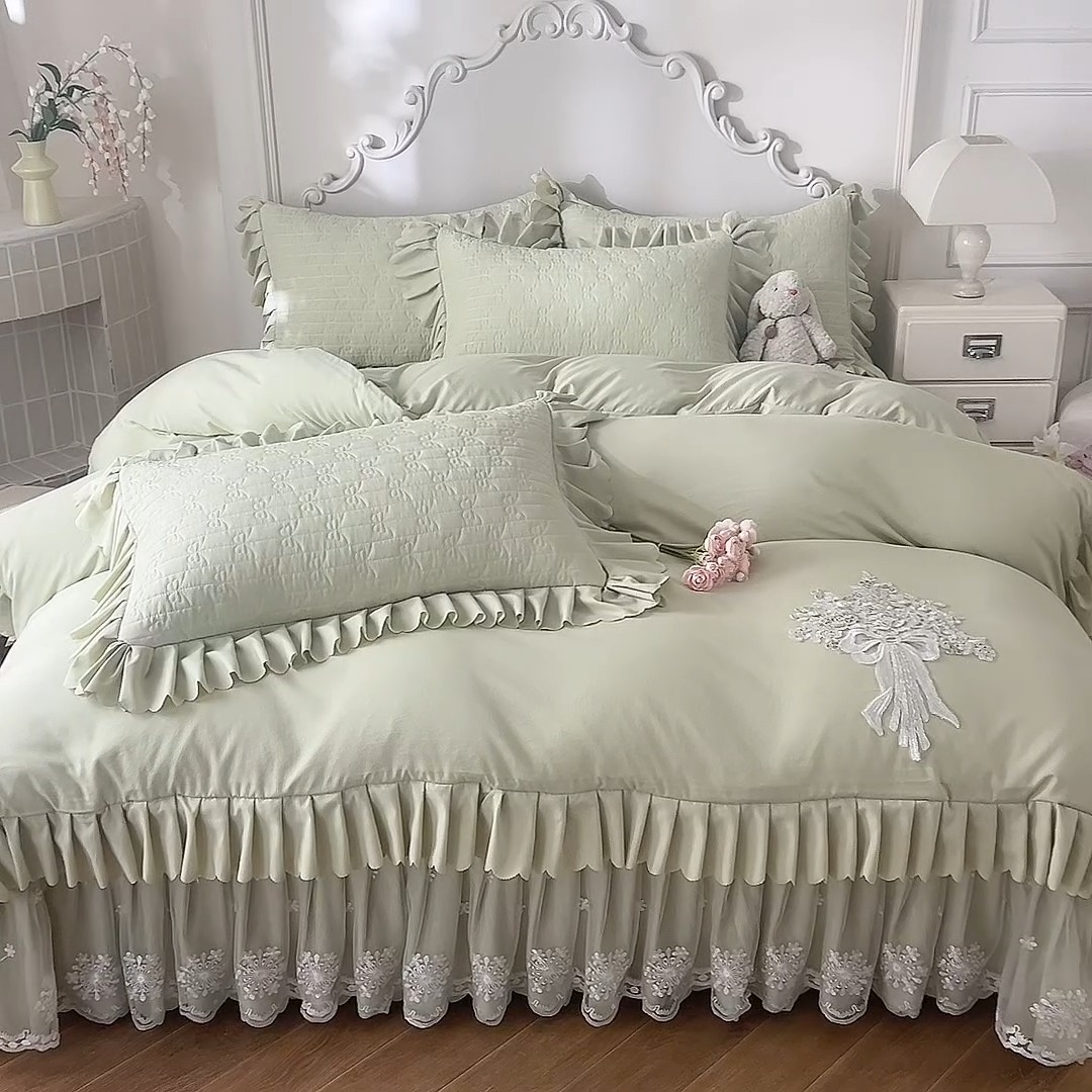 91家纺网 家纺一手货源 找家纺 漫布云家纺2025春夏新品韩版甜美公主风超柔水洗棉床盖四件套刺绣针织棉双层纱纯棉棉麻全棉少女心夹棉床裙款夏被款床盖 花夕-嫩芽绿