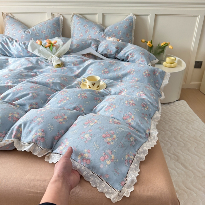 91家纺网 家纺一手货源 找家纺 【苏东来】2025韩版蕾丝花边纯棉全棉双层纱四件套全棉纯棉小碎花印花四件套小清新公主风韩系皱皱纱花边四件套针织棉四件套件 邂逅