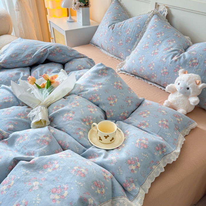 91家纺网 家纺一手货源 找家纺 【苏东来】2025韩版蕾丝花边纯棉全棉双层纱四件套全棉纯棉小碎花印花四件套小清新公主风韩系皱皱纱花边四件套针织棉四件套件 邂逅