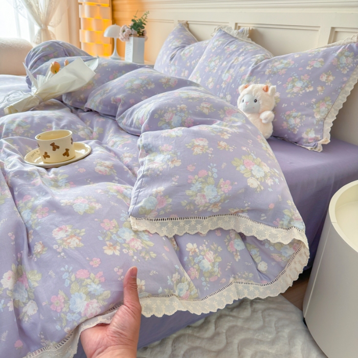 91家纺网 家纺一手货源 找家纺 【苏东来】2025韩版蕾丝花边纯棉全棉双层纱四件套全棉纯棉小碎花印花四件套小清新公主风韩系皱皱纱花边四件套针织棉四件套件 紫薇花