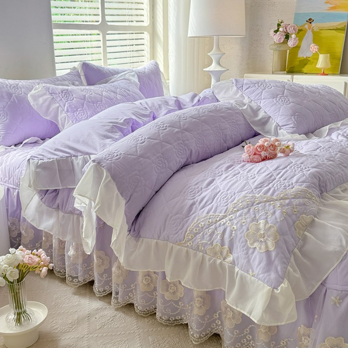 91家纺网 家纺一手货源 找家纺 苏米娜家纺2025春夏韩版法式公主风水洗棉床盖款多功能被套 夏被床盖四件套多功能二合一水洗棉夹泡泡棉小竺棉棉床裙款 香榭丽-梦幻紫