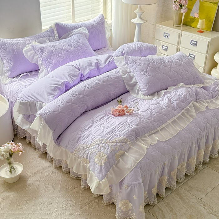91家纺网 家纺一手货源 找家纺 苏米娜家纺2025春夏韩版法式公主风水洗棉床盖款多功能被套 夏被床盖四件套多功能二合一水洗棉夹泡泡棉小竺棉棉床裙款 香榭丽-梦幻紫