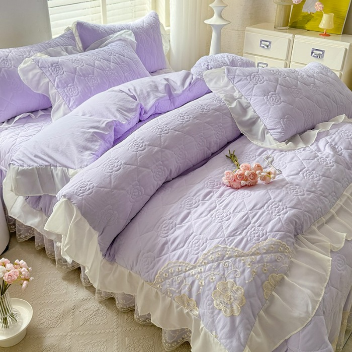 91家纺网 家纺一手货源 找家纺 苏米娜家纺2025春夏韩版法式公主风水洗棉床盖款多功能被套 夏被床盖四件套多功能二合一水洗棉夹泡泡棉小竺棉棉床裙款 香榭丽-梦幻紫