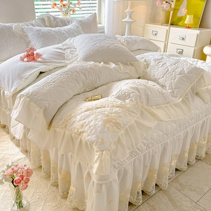 苏米娜家纺2025春夏韩版法式公主风水洗棉床盖款多功能被套 夏被床盖四件套多功能二合一水洗棉夹泡泡棉小竺棉棉床裙款  香榭丽-奶昔白