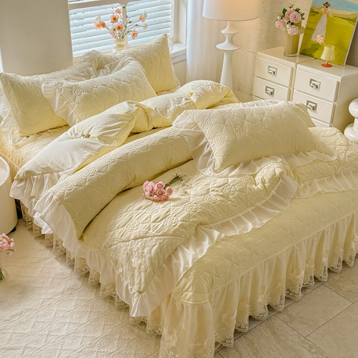 91家纺网 家纺一手货源 找家纺 苏米娜家纺2025春夏韩版法式公主风水洗棉床盖款多功能被套 夏被床盖四件套多功能二合一水洗棉夹泡泡棉小竺棉棉床裙款  香榭丽-嫩黄