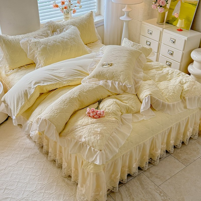 91家纺网 家纺一手货源 找家纺 苏米娜家纺2025春夏韩版法式公主风水洗棉床盖款多功能被套 夏被床盖四件套多功能二合一水洗棉夹泡泡棉小竺棉棉床裙款  香榭丽-嫩黄