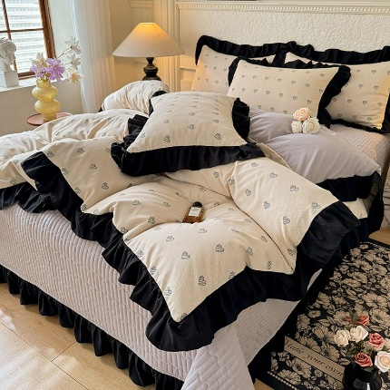 91家纺网 家纺一手货源 找家纺 漫布云家纺法式A类母婴级针织双层纱床盖款四件套赫本风全棉纯棉麻泡泡棉小竺棉超柔水洗棉床单床盖款 赫本风-繁花 