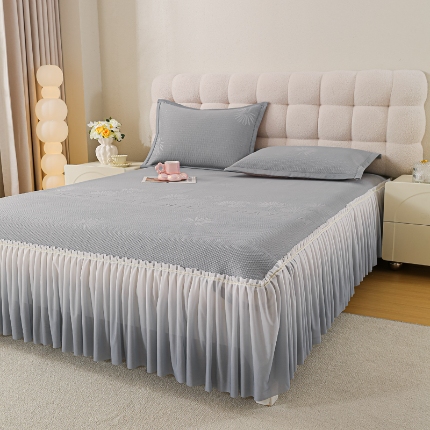 91家纺网 家纺一手货源 找家纺 （总） 2025新款复合三明治公主仙女风PE凉感凉豆豆床裙凉席三件套