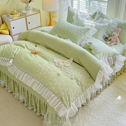 91家纺网 家纺一手货源 找家纺 （总）苏米娜家纺2025春夏新品韩版甜美公主风全棉双层纱水洗棉床盖四件套刺绣针织棉双层纱纯棉棉麻全棉少女心夹棉床裙款夏被款床盖四件套