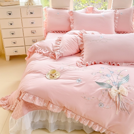 91家纺网 家纺一手货源 找家纺 （总）2025新款A类糯小棉床盖款床单款刺绣四件套 公主风立体花花边被套枕套