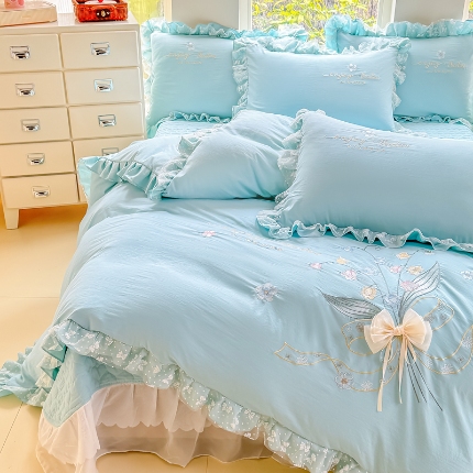 91家纺网 家纺一手货源 找家纺 （总）2025新款A类糯小棉床盖款床单款刺绣四件套 公主风立体花花边被套枕套