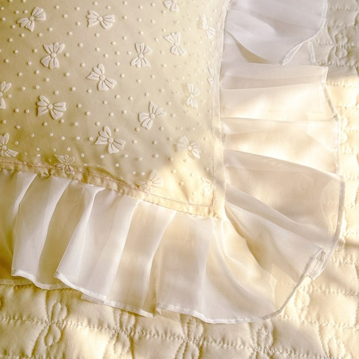 91家纺网 家纺一手货源 找家纺 苏米娜家纺2025春夏新品韩版甜美公主风超柔水洗棉床盖四件套刺绣针织棉双层纱纯棉棉麻全棉少女心夹棉床裙款夏被款床盖四件套 幻蝶—奶油白 