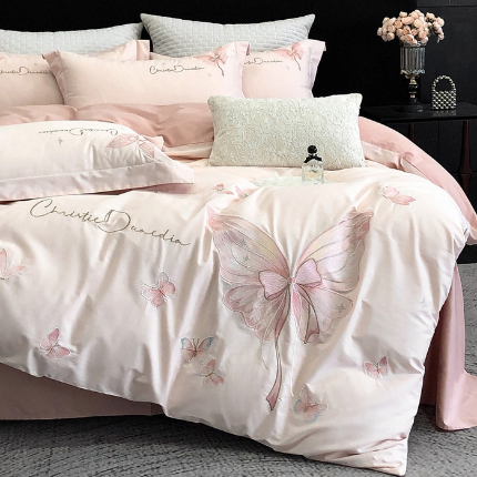 91家纺网 家纺一手货源 找家纺 万盛家纺2025新款全棉时尚刺绣花四件套--蝴蝶系列 玫瑰粉-泡沫粉