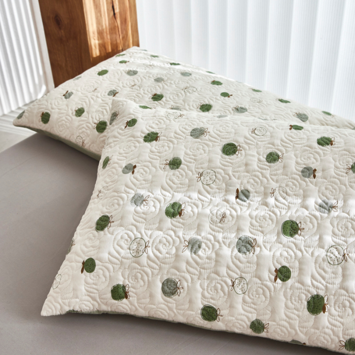 91家纺网 家纺一手货源 找家纺 （总）爱港家纺 2025新款全棉绗缝夹棉双面枕套 枕头套 四季款 隔汗隔脏